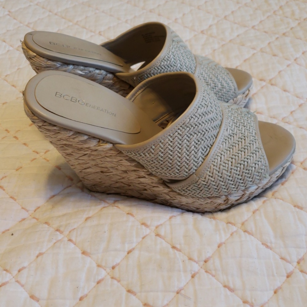 BCBG grey wedges 8.5